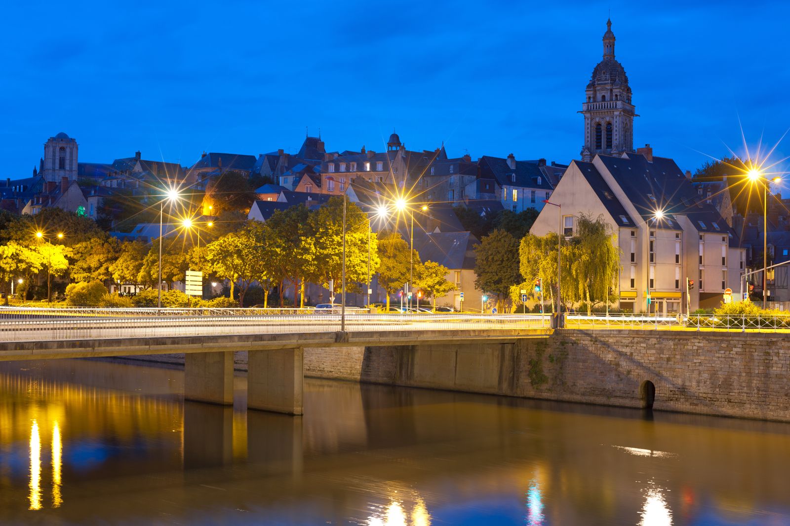 Car rental in Le Mans