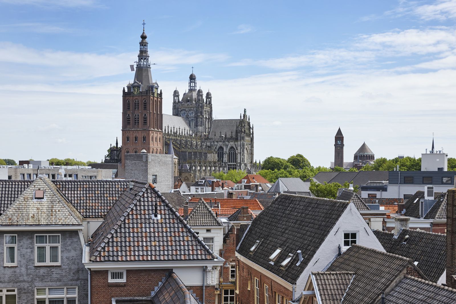 Autóbérlés s Hertogenbosch\n régióban.